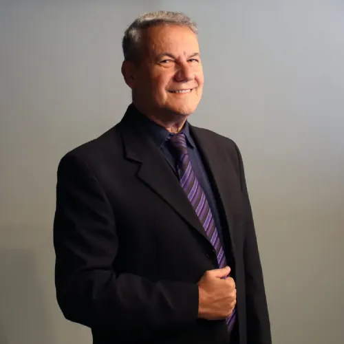 Dr. Claudio Lopes